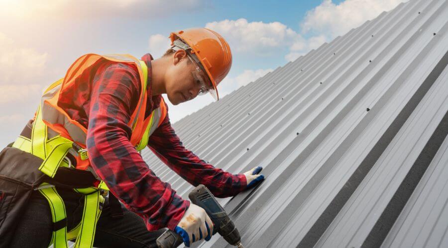 Professional Emergency Roof Repairs services in Snover, MI