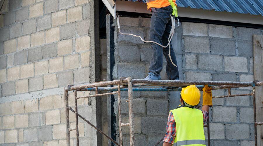 Expert Emergency Roof Repairs services in Snover, MI